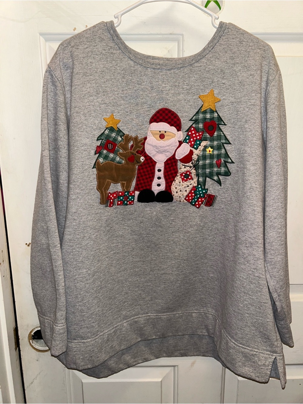 Bobbie Brooks Gray Holiday Santa & Reindeer Appliqué Crewneck